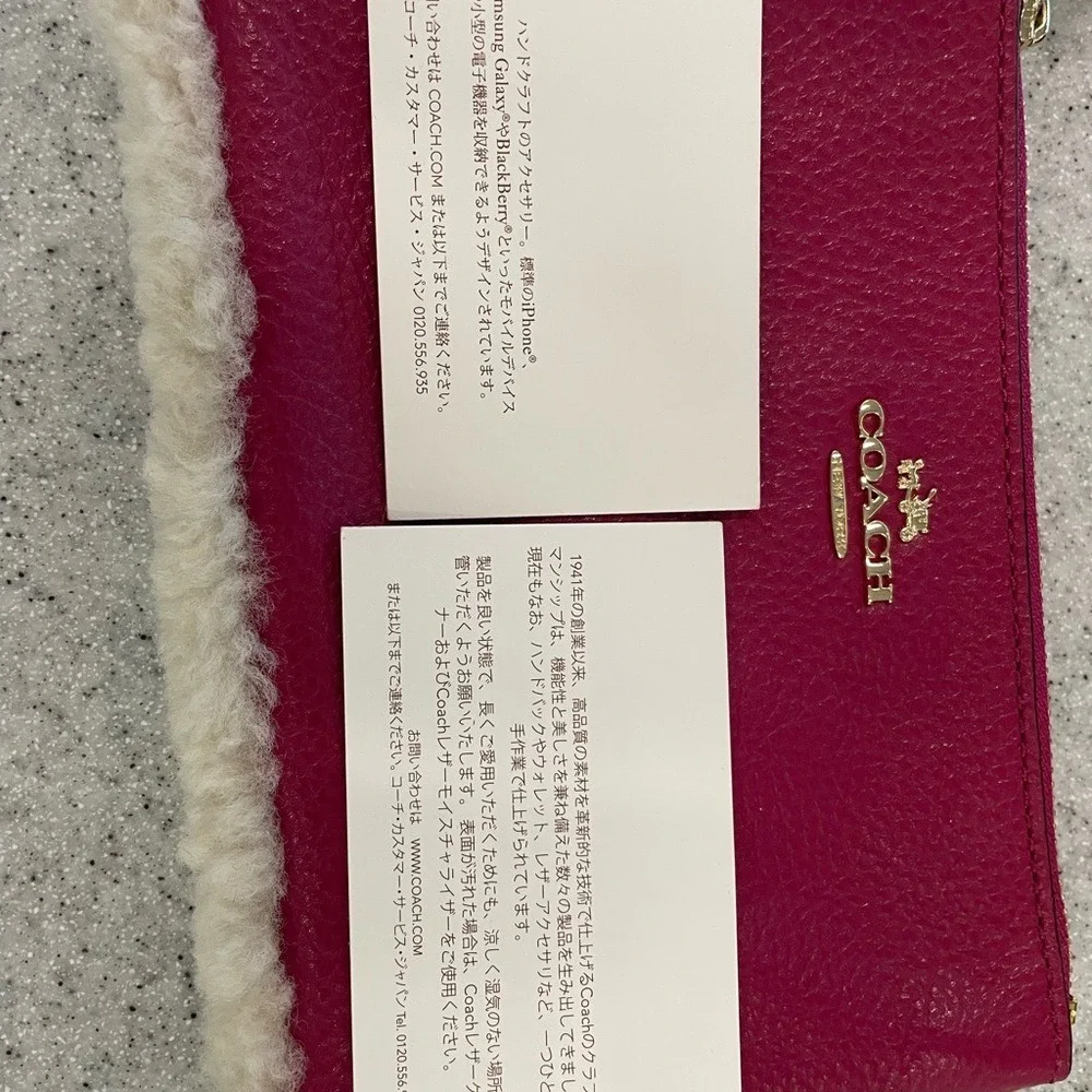 Coach Fuchsia‎ Wristlet with Shearling Accent EUC - Picture 5 of 8